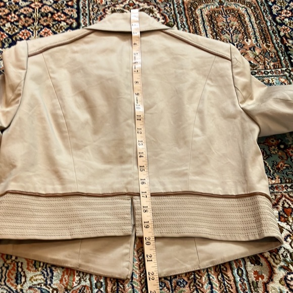Fun beige and tan White House black market bomber jacket - Picture 15 of 15